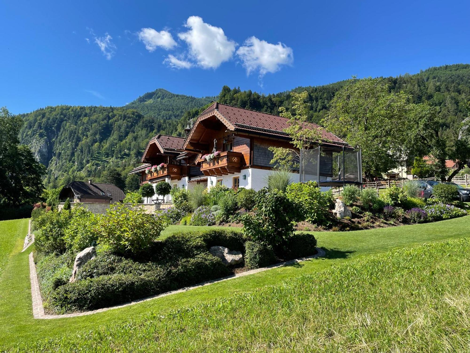 Schossleitner - Der Wohlfuehl-ansitz Am Wolfgangsee Mit Weitblick Sankt Gilgen