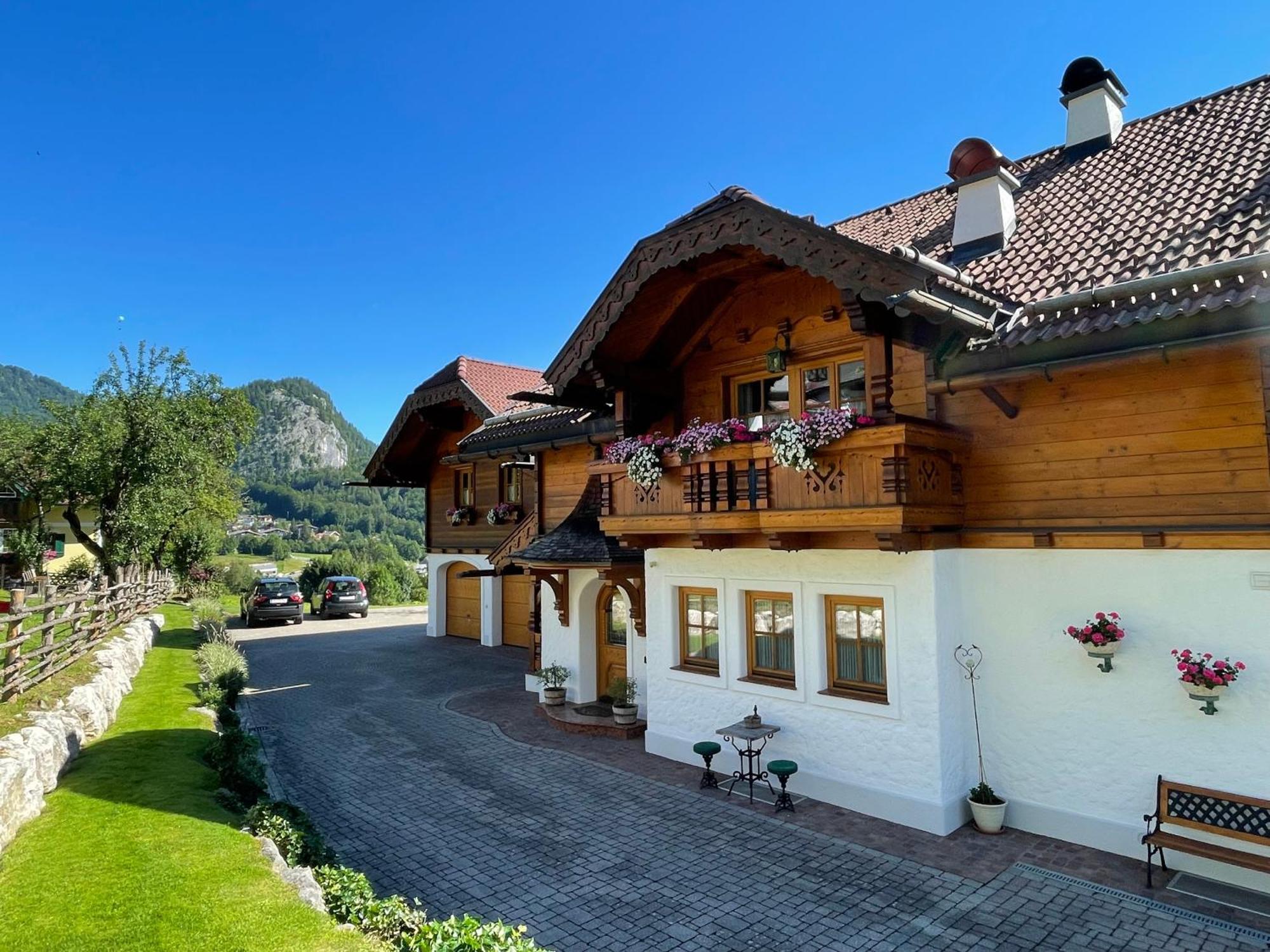 Schossleitner - Der Wohlfuehl-ansitz Am Wolfgangsee Mit Weitblick